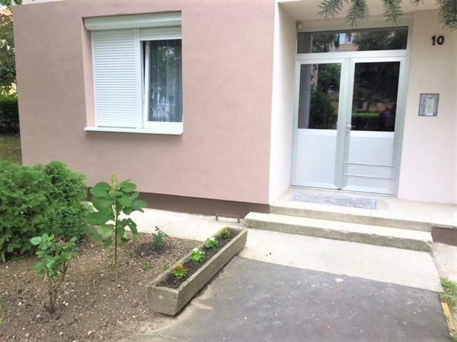 Miracle Apartman Sarvar公寓 外观 照片