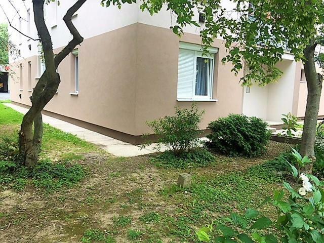 Miracle Apartman Sarvar公寓 外观 照片